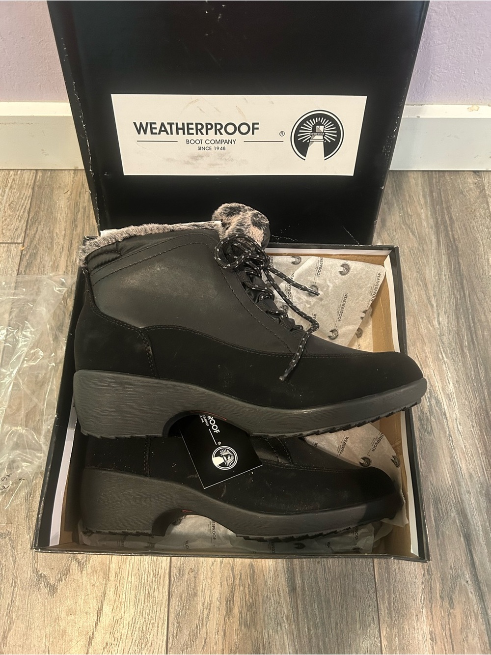 New in Box Weatherproof Linda Lined Waterproof Boots Women’s 11 W Black